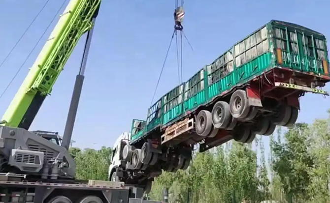 察雅道路脱困救援案例